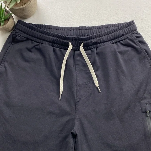 Vuori Sunday Performance 7.5” Pull On Athletic Jogger Shorts (Black) - Picture 3 of 15